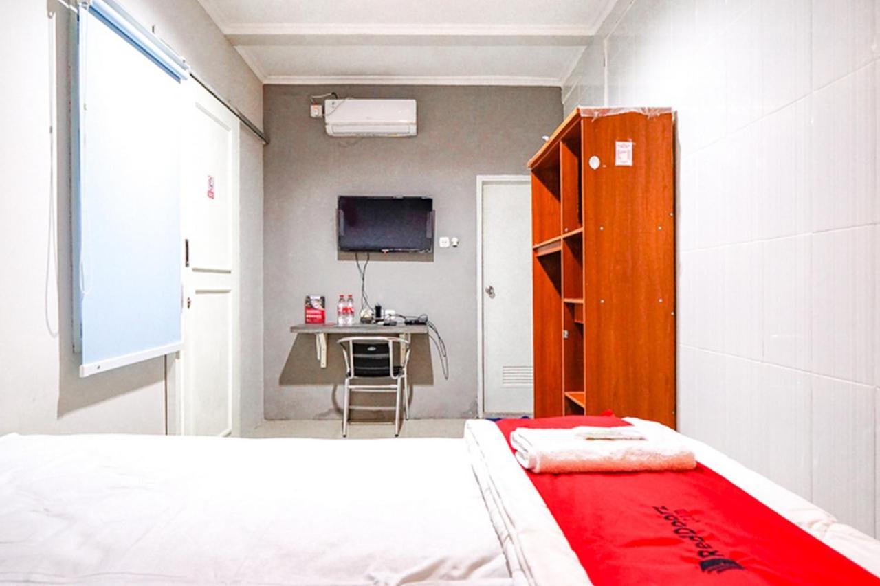 Reddoorz @ Citraland Surabaya Hotel Eksteriør billede