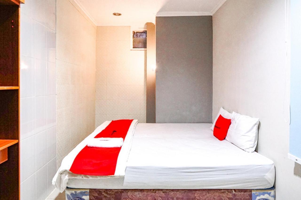 Reddoorz @ Citraland Surabaya Hotel Eksteriør billede